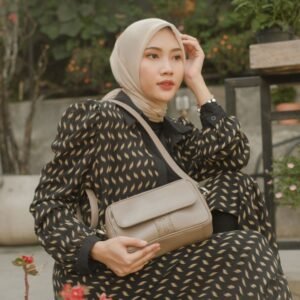 Leswan leather- Tas jenis Sling bag Crossbody bag wanita berbahan kulit asli dengan aksen batik viral - MAHJA
