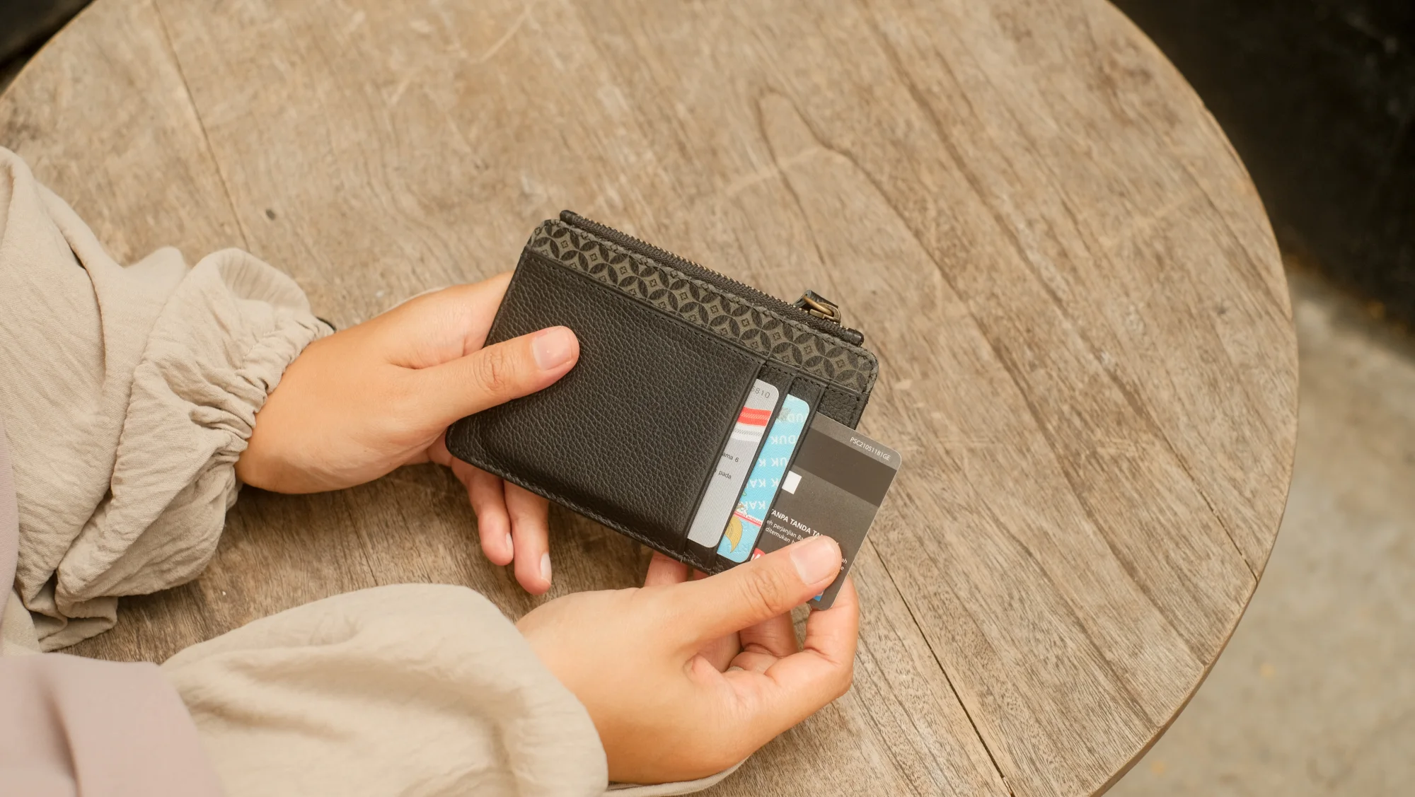 Ambar Card Holder — foto 4