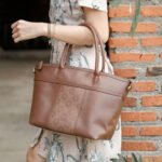 Tas Wanita kulit asli batik Leswan Leather - Tania